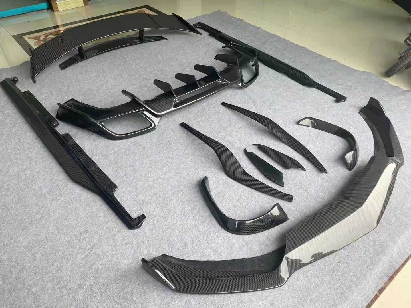 Carbon Fiber Body Kit for  GT Front Lip, Side Skirts ,rear Diffuser,trunk Spoiler